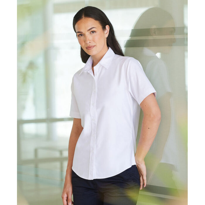 Women's short sleeve classic Oxford shirt Thumbnail